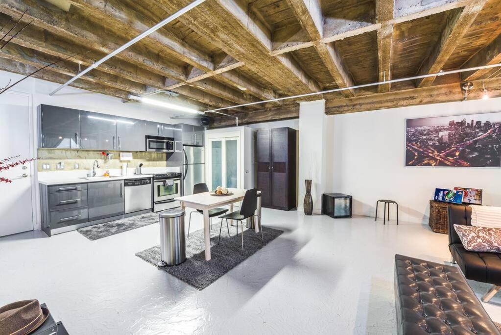 Newly Renovated 1Bdrm Loft Dtla And Rooftop Pool ロサンゼルス エクステリア 写真