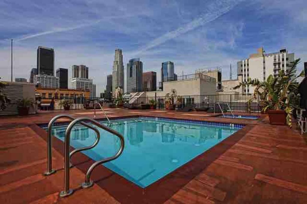 Newly Renovated 1Bdrm Loft Dtla And Rooftop Pool ロサンゼルス エクステリア 写真